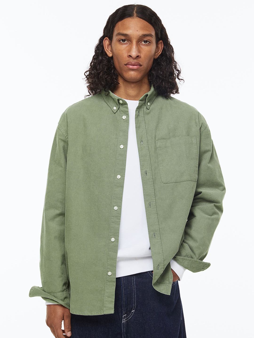 

H&M Men Pure Cotton Relaxed Fit Corduroy Shirt, Green
