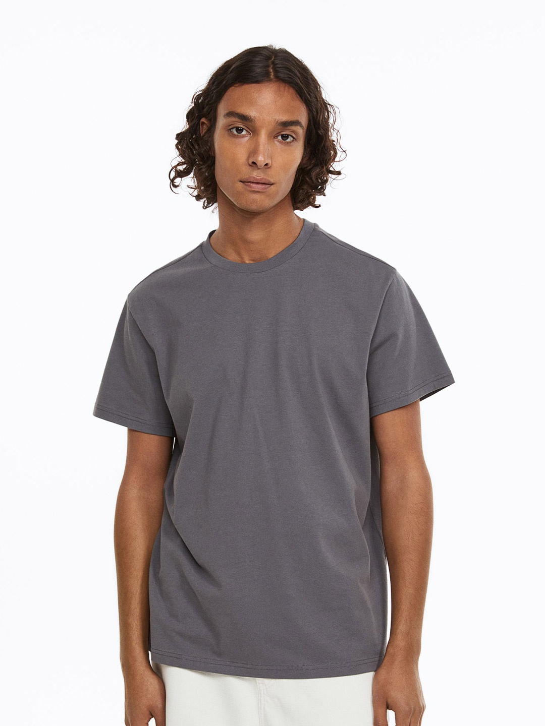 

H&M Men Pure Cotton Regular Fit Round-Neck T-shirt, Grey