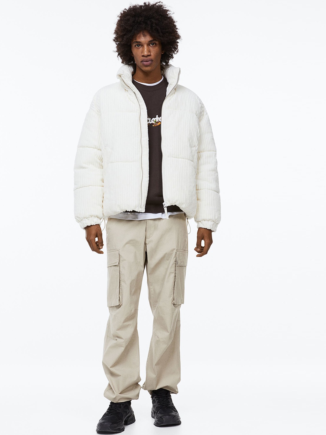 

H&M Men Solid Relaxed Fit Mid-Rise Plain Woven Flat-Front Cargos, Beige