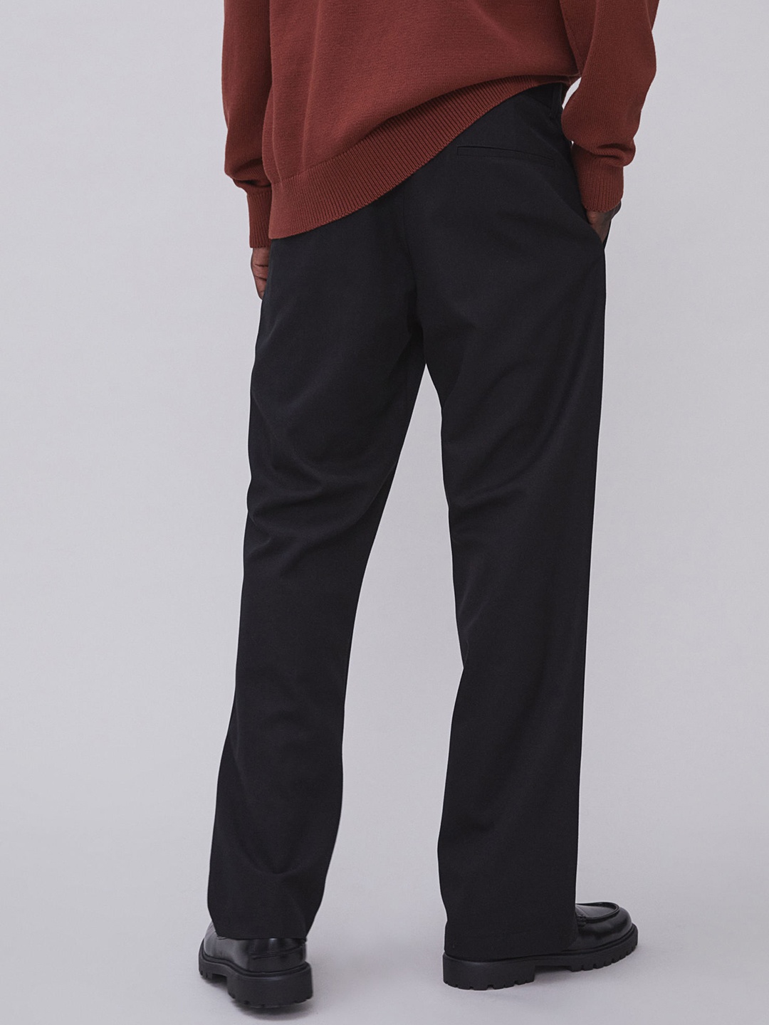 

H&M Men Regular Fit Flared trousers, Black