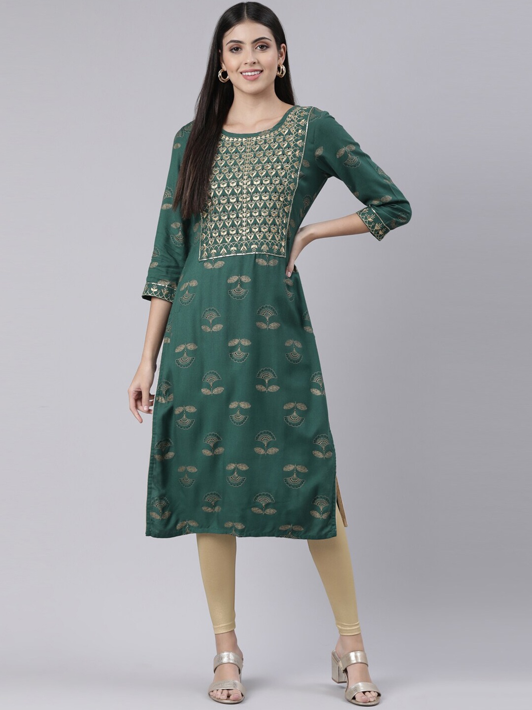 

Souchii Women Floral Printed Thread Work Kurta, Green