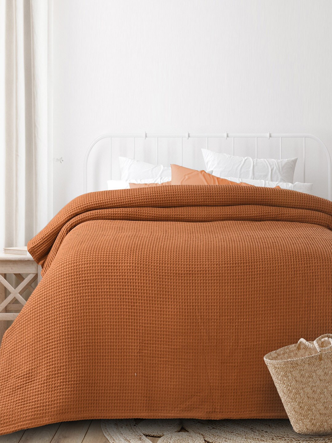 

AVI Living Rust Geometric Mild Winter 400 GSM Double Bed Blanket