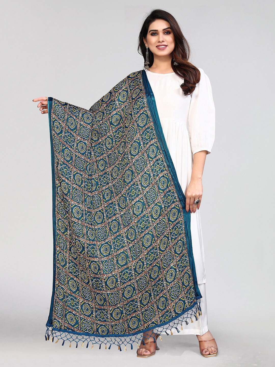

KALINI Teal & White Printed Bandhani Dupatta