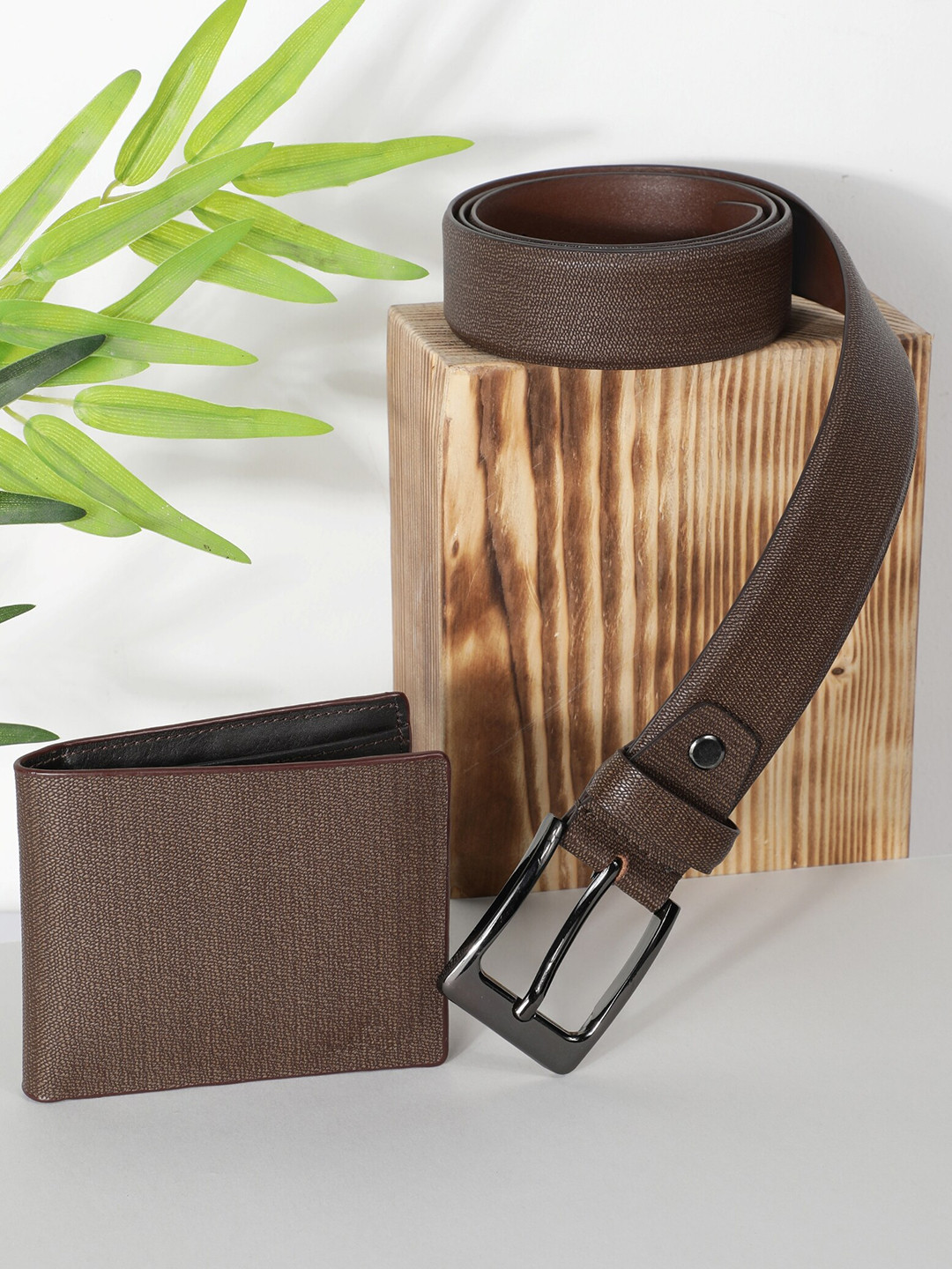 

Alvaro Castagnino Men Leather Wallet & Belt Gift Set, Brown