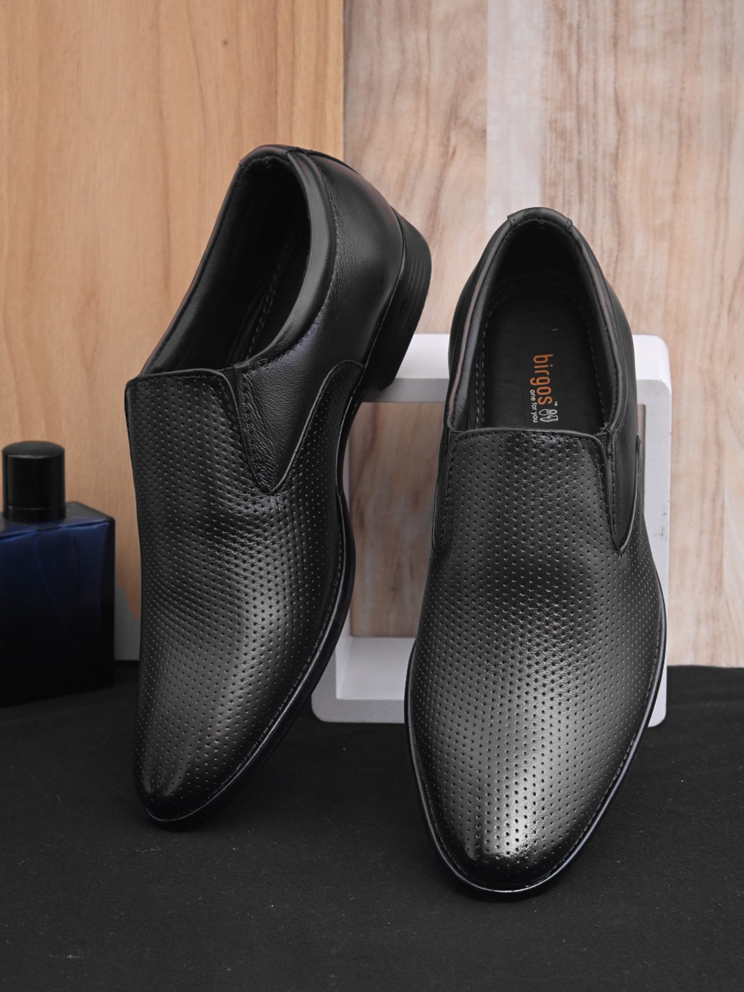 

birgos Men Textured Leather Formal Slip-On Shoes, Black