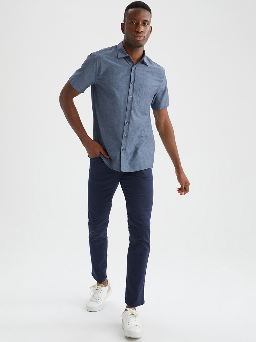 

DeFacto Men Chinos Trousers, Navy blue