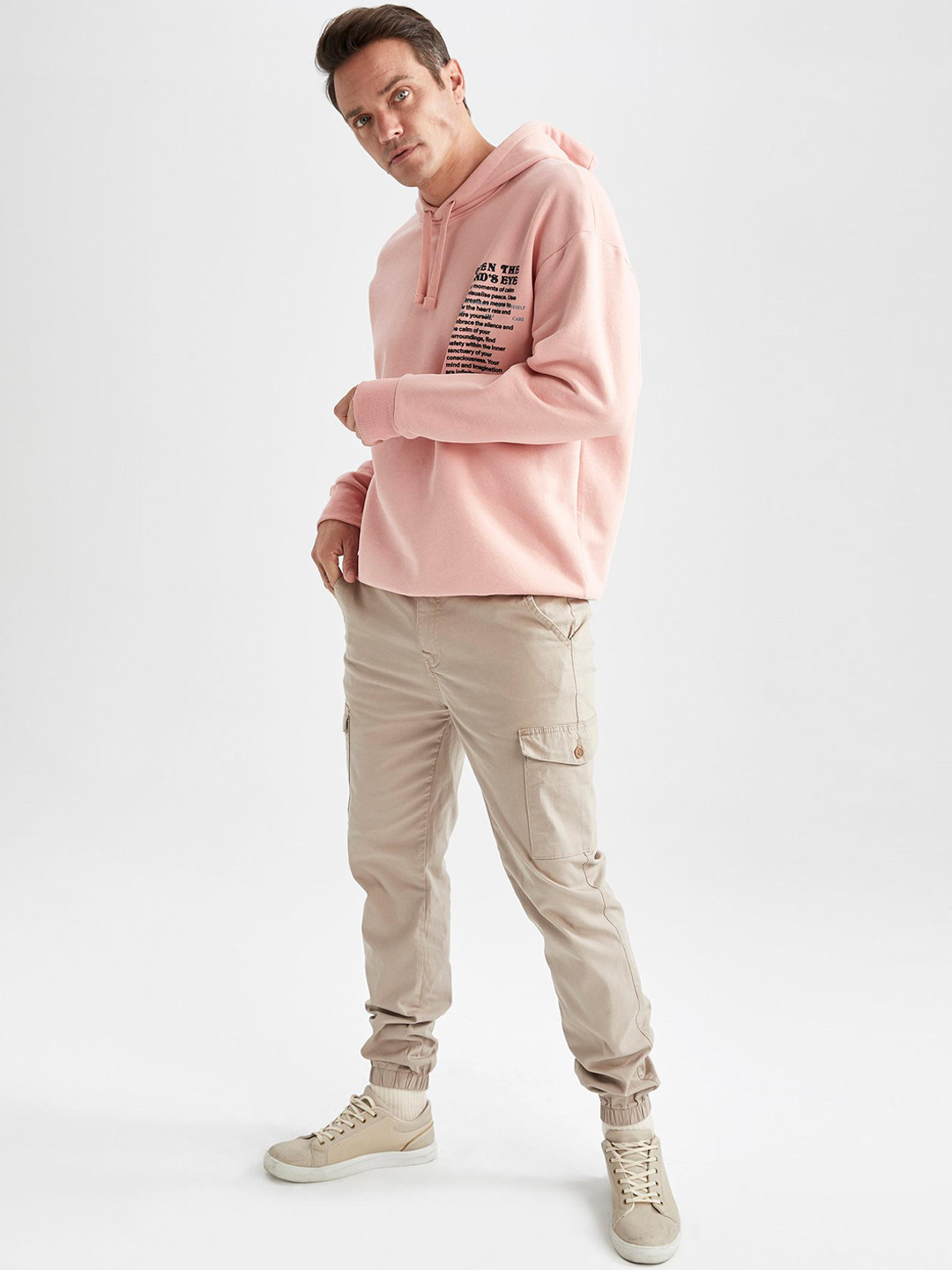 

DeFacto Men Mid-Rise Regular Fit Cargos, Beige