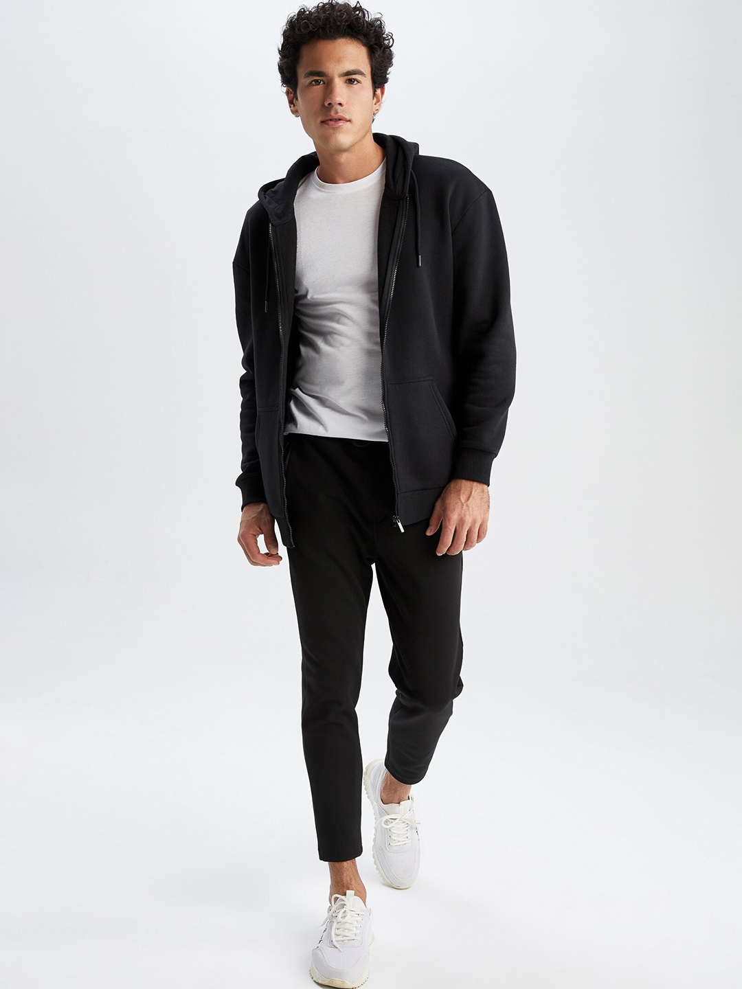 

DeFacto Men Trousers, Black