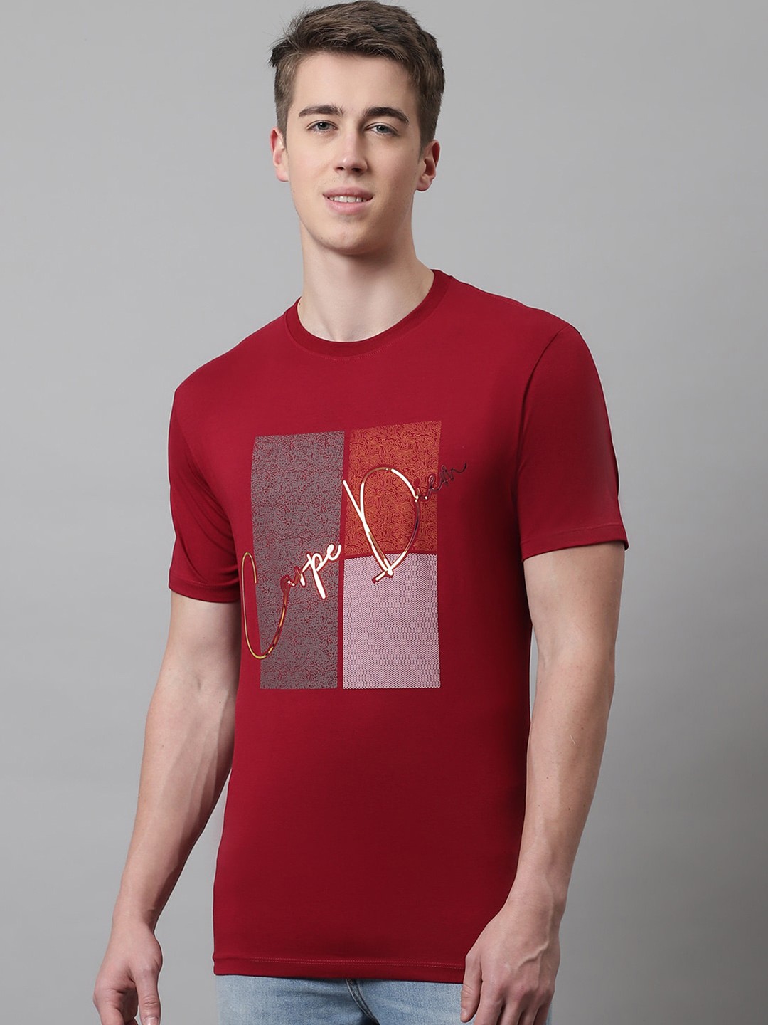 

VENITIAN Men Graphic Printed Slim Fit T-shirt, Red