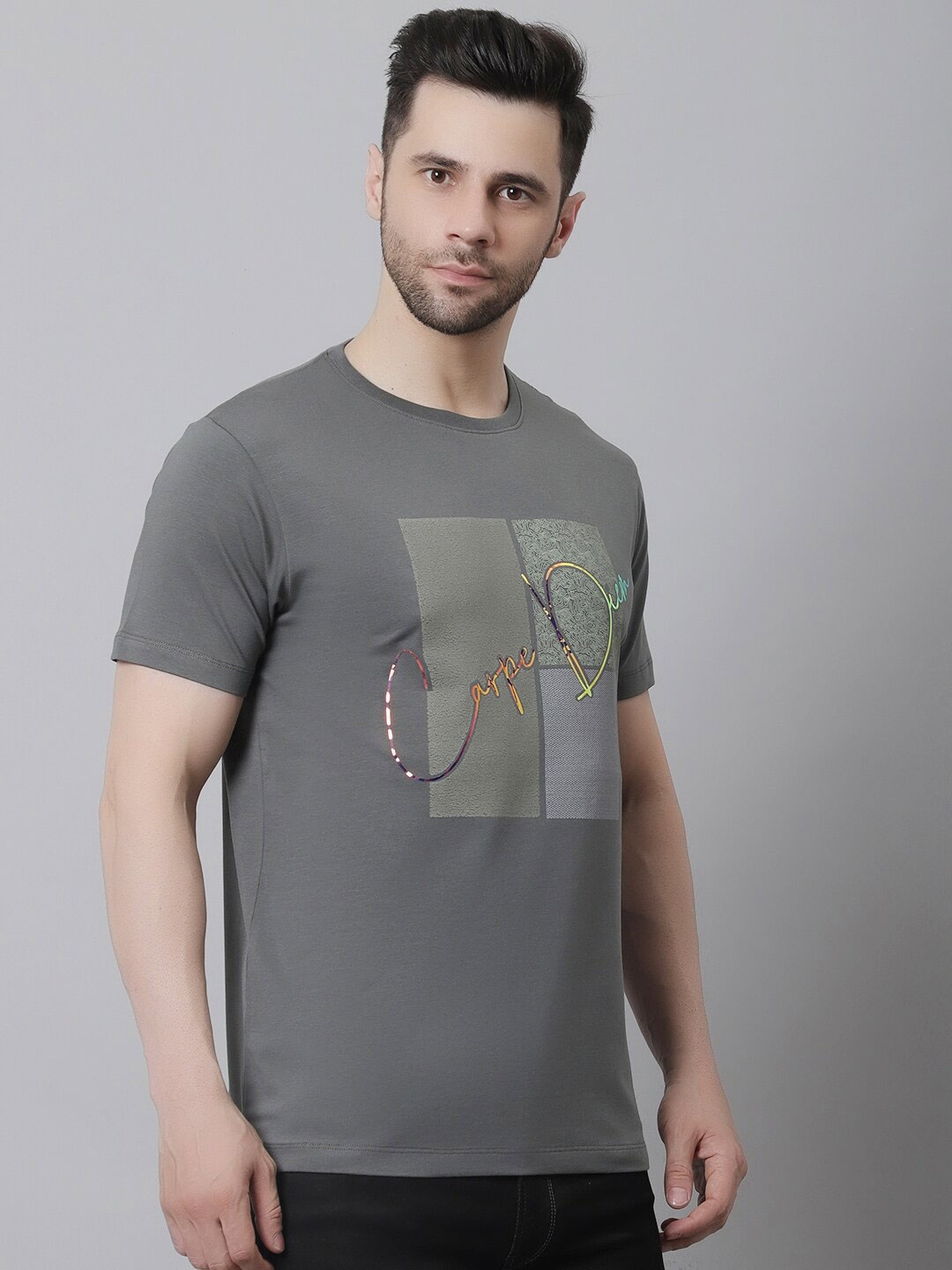 

VENITIAN Men Grey Typography Printed Slim Fit T-shirt