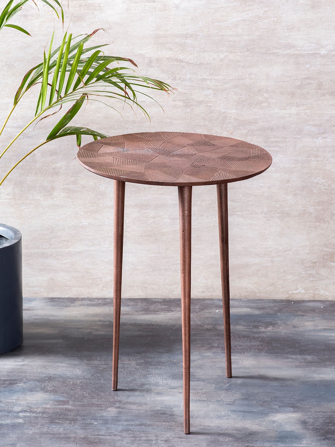 

nestroots Copper Toned Textured Stool