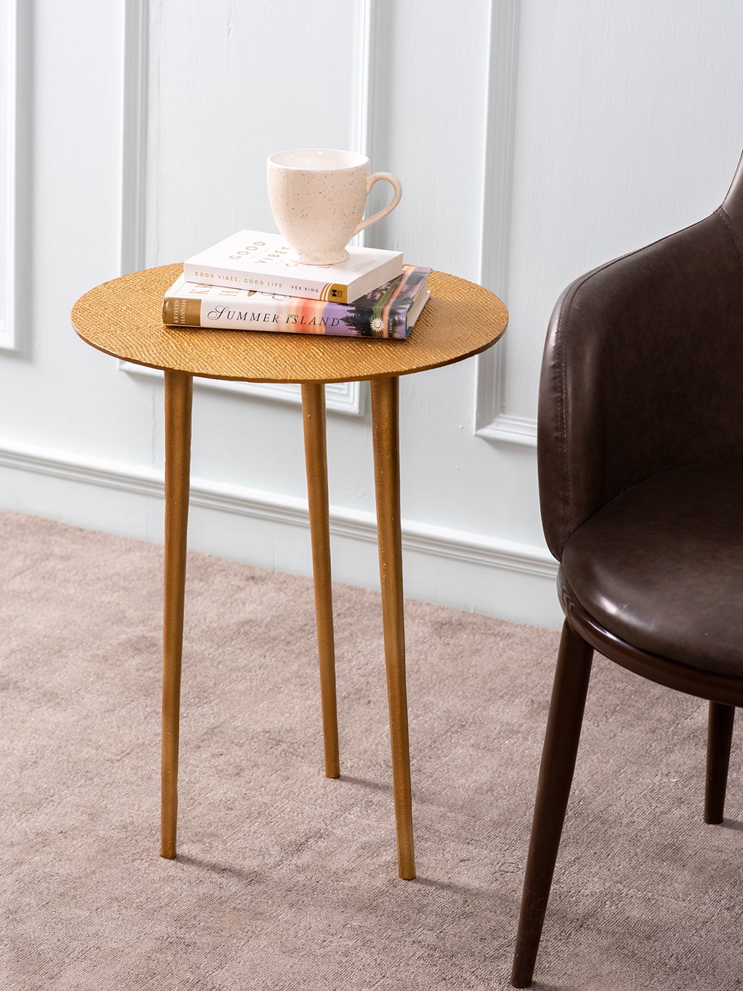 

nestroots Gold-Toned Textured Round Stool
