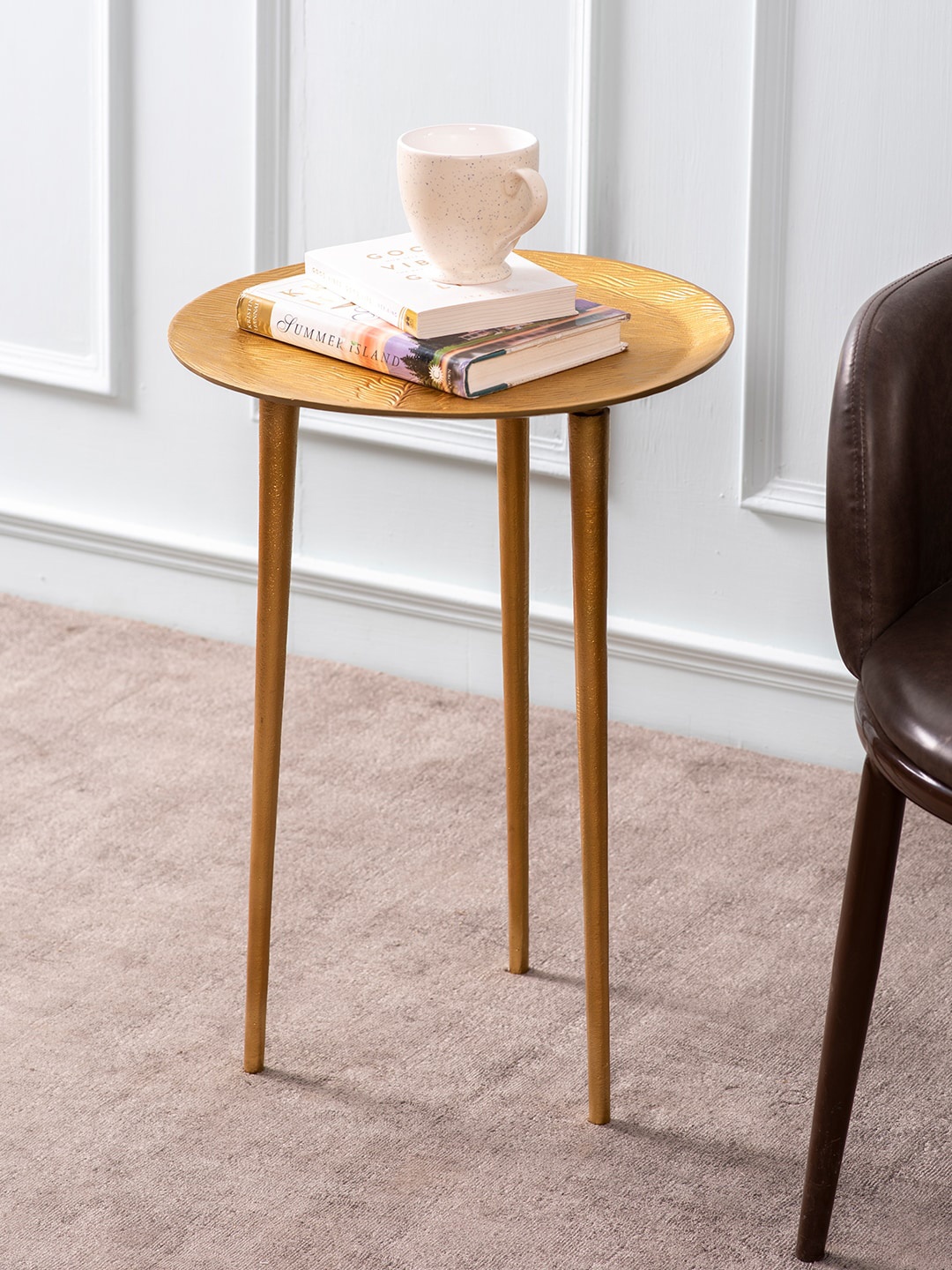 

nestroots Gold-Toned Textured Round Stool