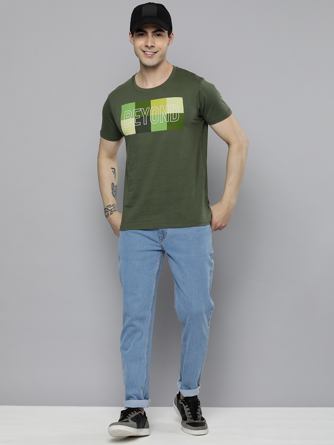 

HERE&NOW Men Typography & Geometric Print Knitted Pure Cotton T-shirt, Olive