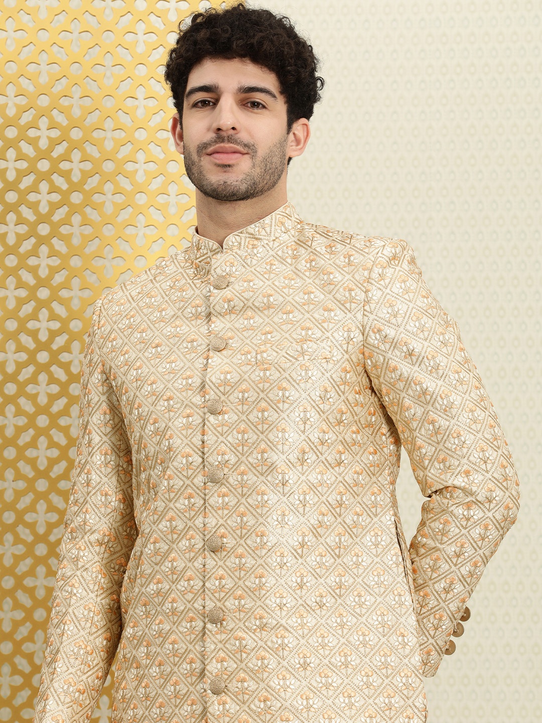 

House of Pataudi Men Thread Work Floral Jashn Sherwani Set, Beige