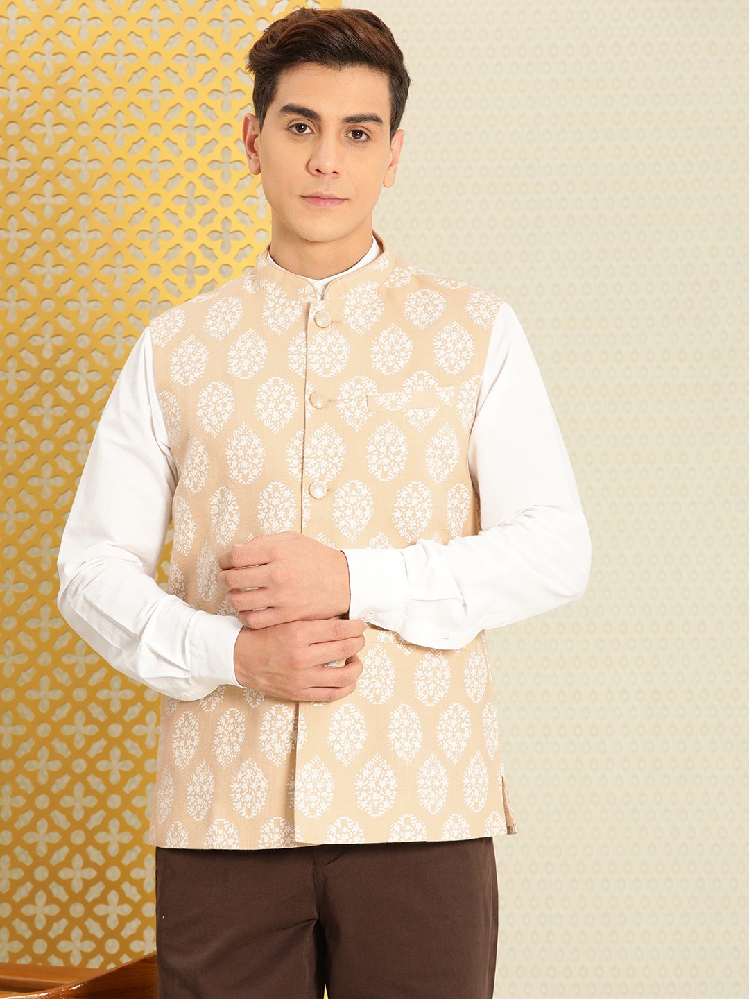 

House of Pataudi Pure Cotton Printed Mandarin Collar Jashn Nehru Jacket, Beige