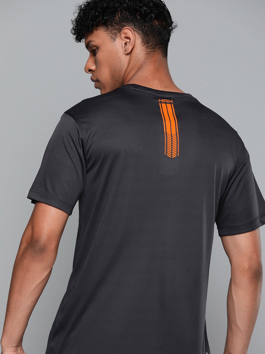 

HRX by Hrithik Roshan Men Drop-Shoulder Sleeves Training T-shirt, Charcoal