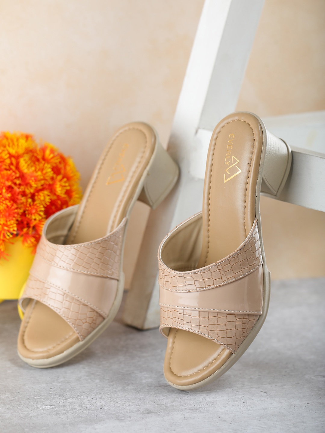 

EVERLY Textured Block Heels, Cream