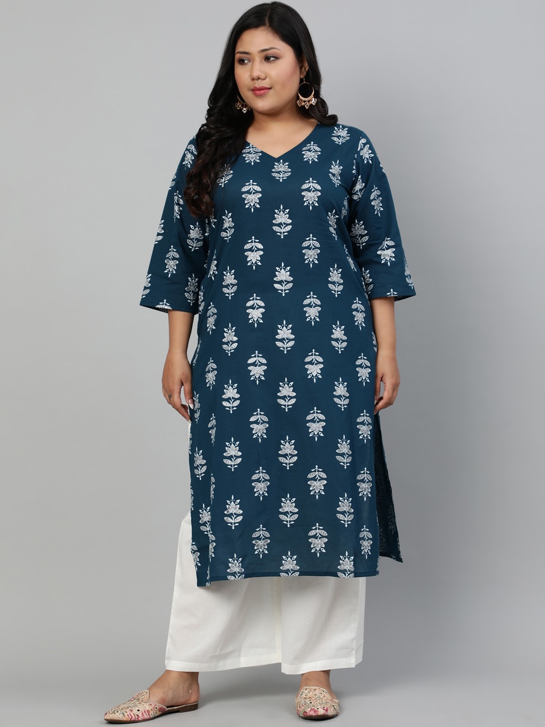 

Nayo Women Plus Size Floral Printed Floral Cotton Kurta, Navy blue
