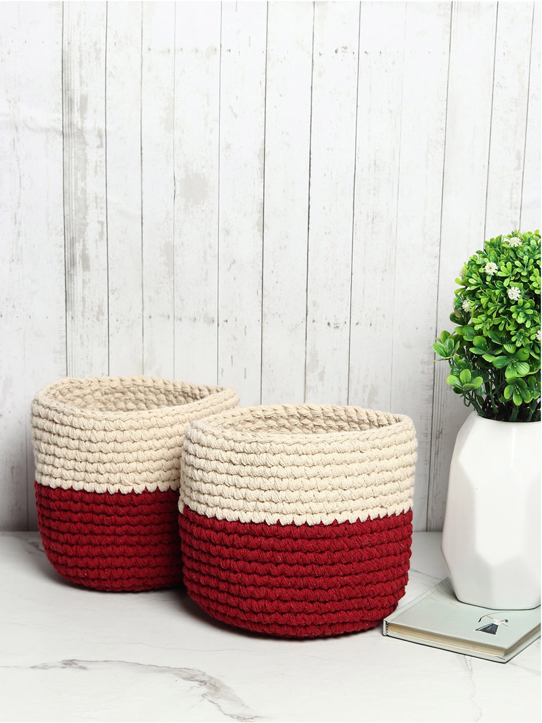 

HABERE INDIA Maroon and Cream Set of 2 Color blocked Jute Crochet Baskets