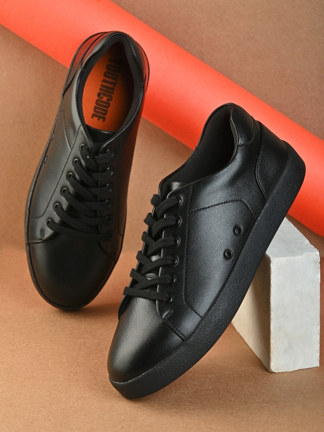 

HRX by Hrithik Roshan Men Lace-Up Sneakers, Black