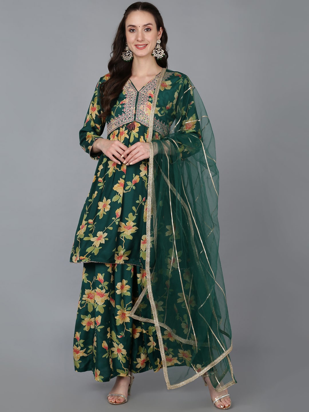 

AHIKA Floral Embroidered Empire Thread Work Chanderi Silk Set, Green