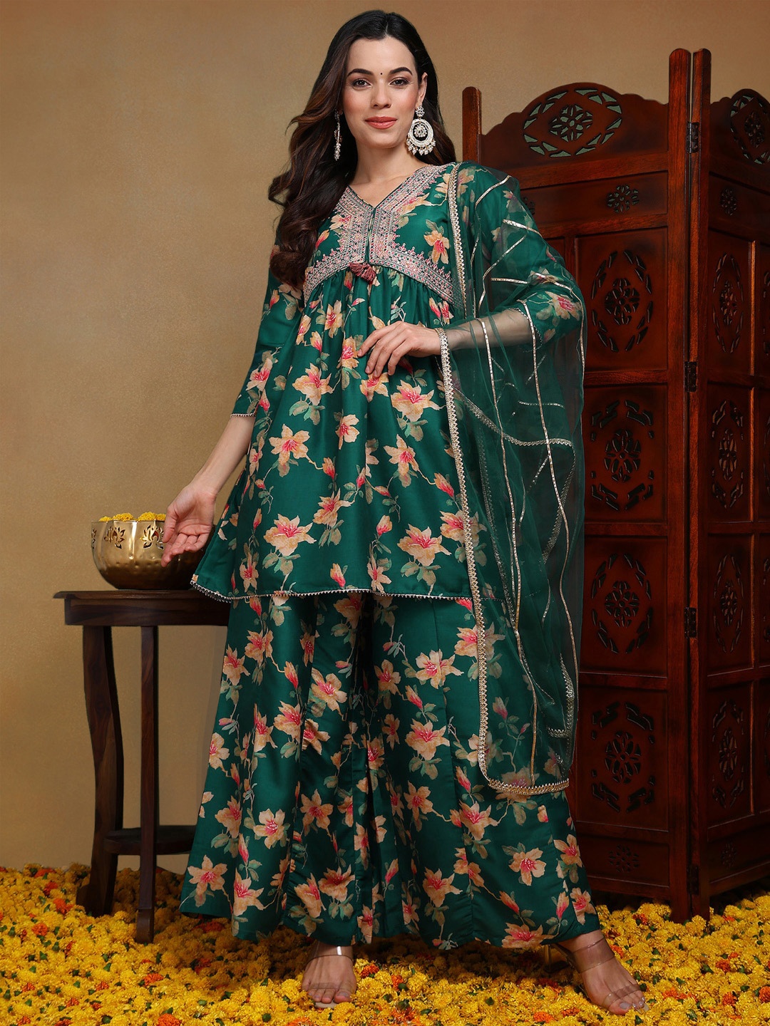 

AHIKA Floral Embroidered Empire Thread Work Chanderi Silk Set, Green