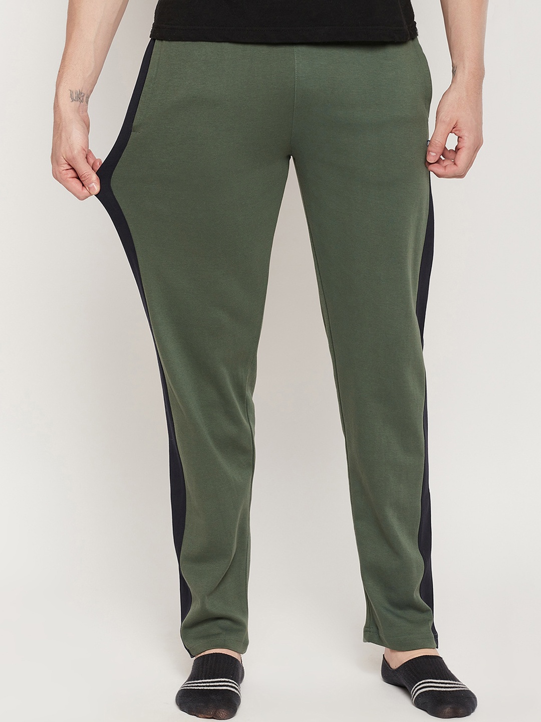 

Okane Men Track Pants, Olive