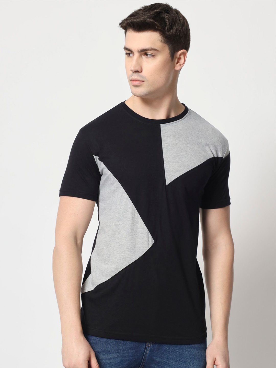 

THE EG STORE Men Colourblocked Slim Fit Cotton T-shirt, Black