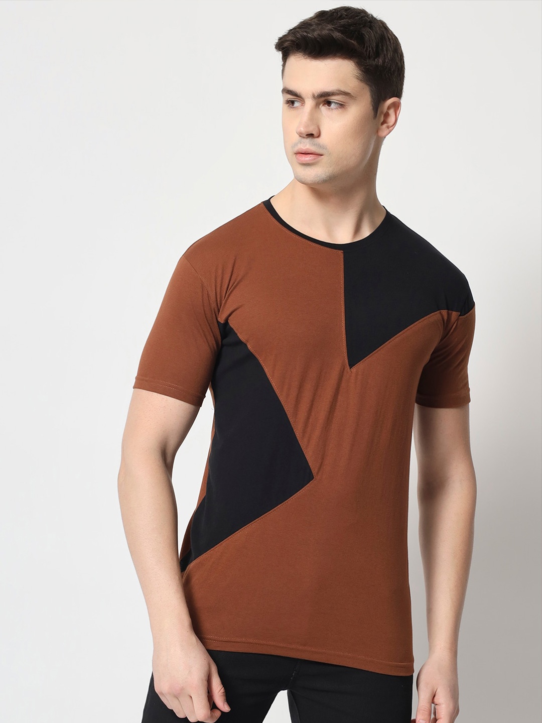 

THE EG STORE Men Colourblocked Slim Fit Cotton T-shirt, Brown