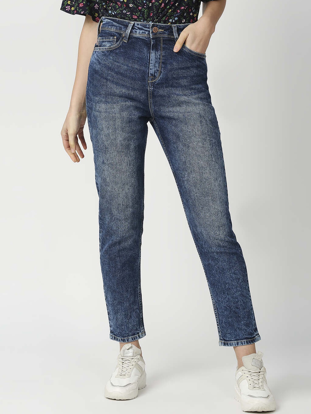 

Pepe Jeans Women Blue Relaxed Fit High-Rise Low Distress Heavy Fade Cotton Jeans