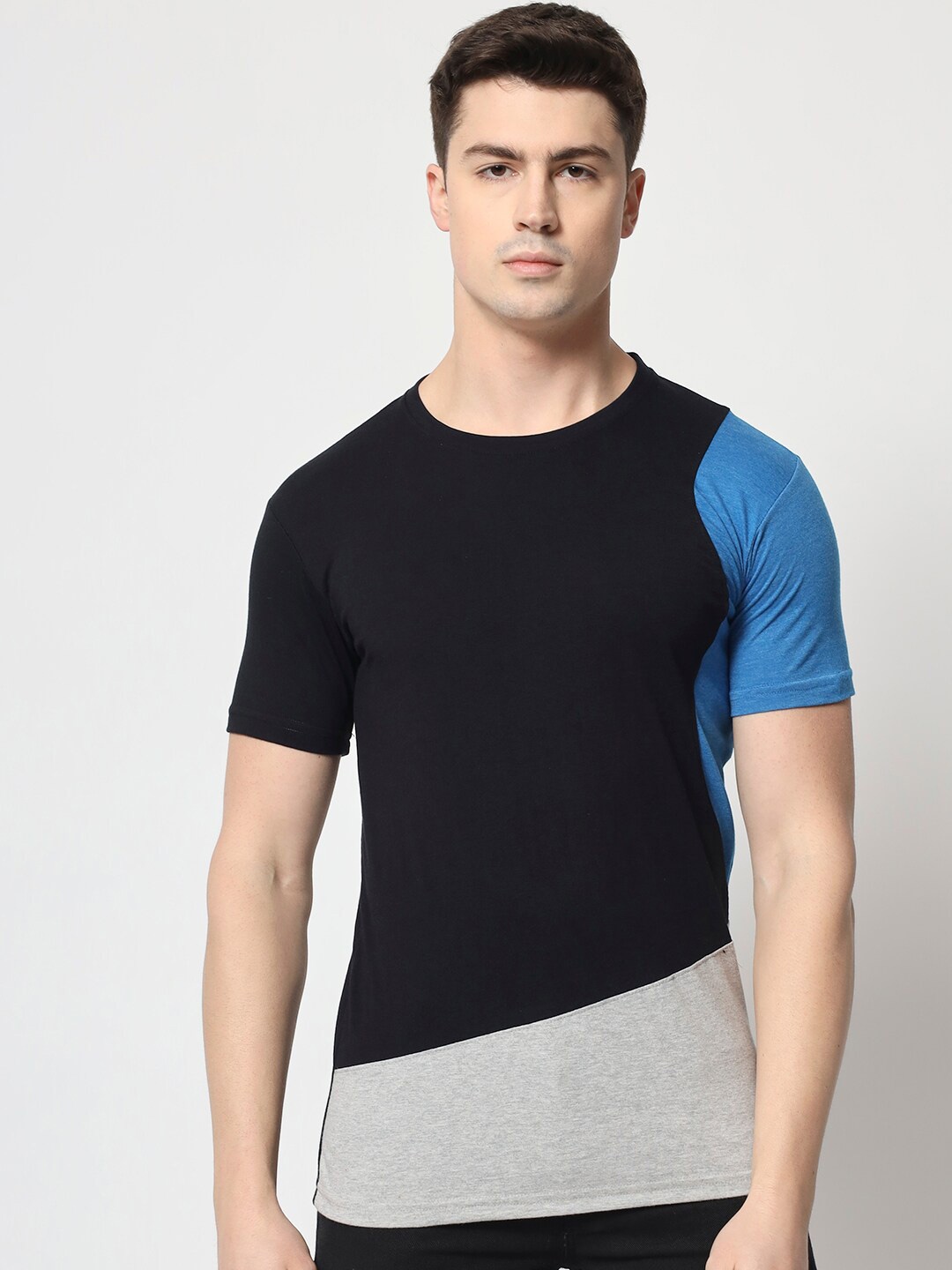 

THE EG STORE Men Colourblocked Slim Fit Cotton T-shirt, Black