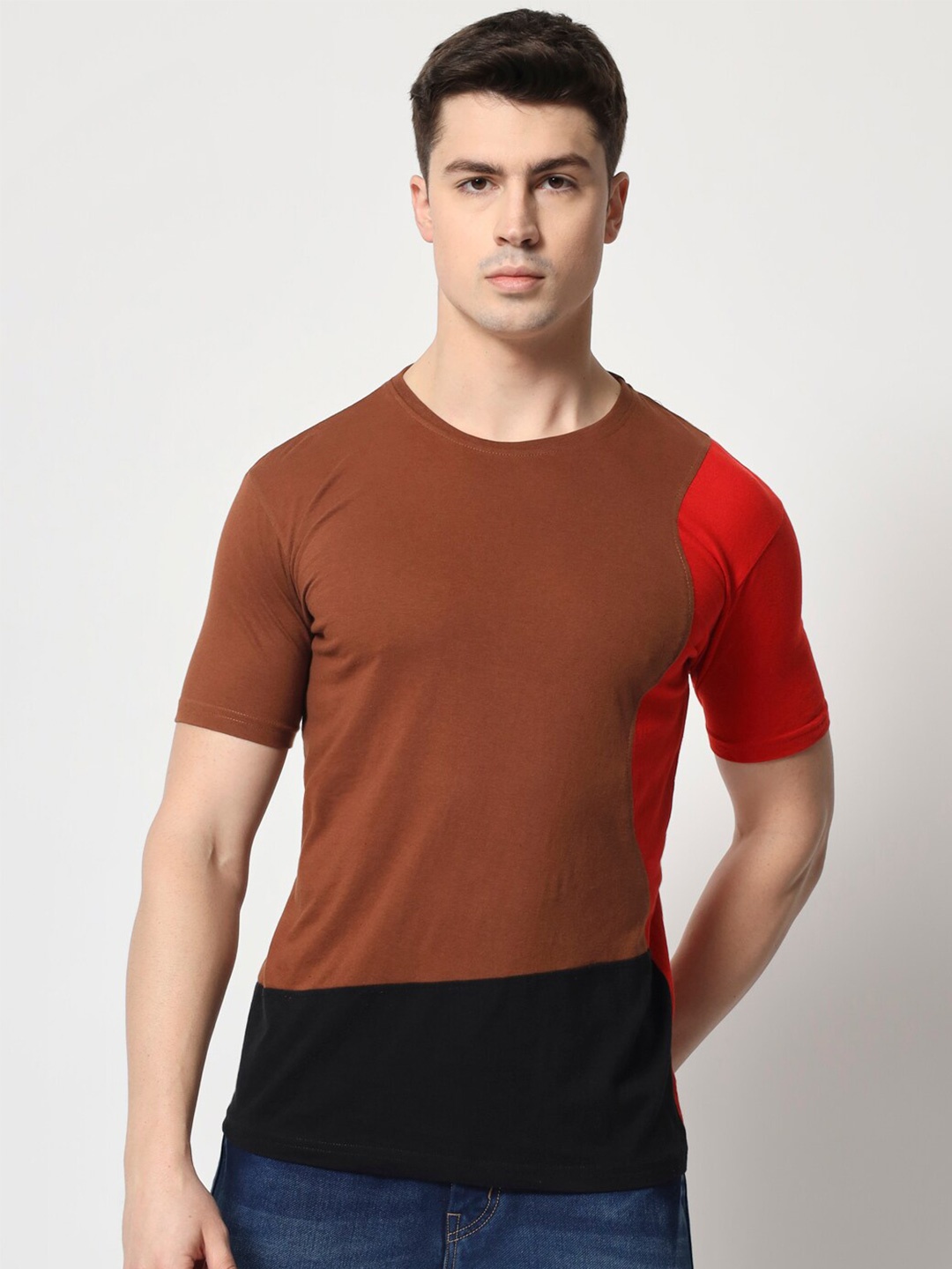 

THE EG STORE Men Colourblocked Slim Fit Cotton T-shirt, Brown
