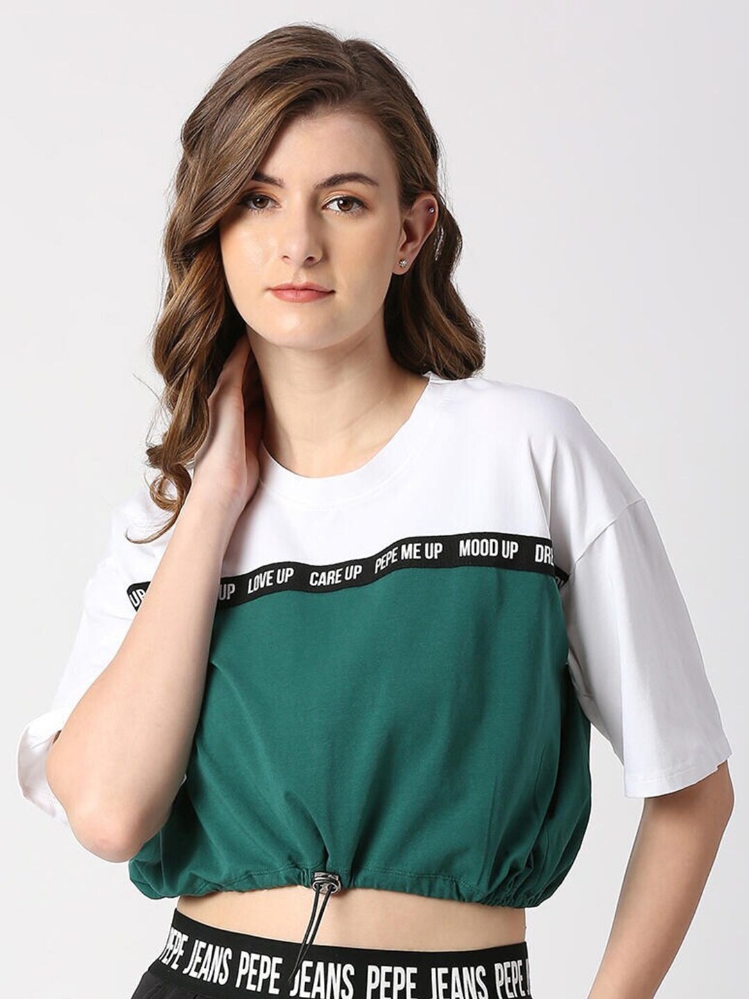 

Pepe Jeans Women Colourblocked Cotton Crop T-shirt, Green