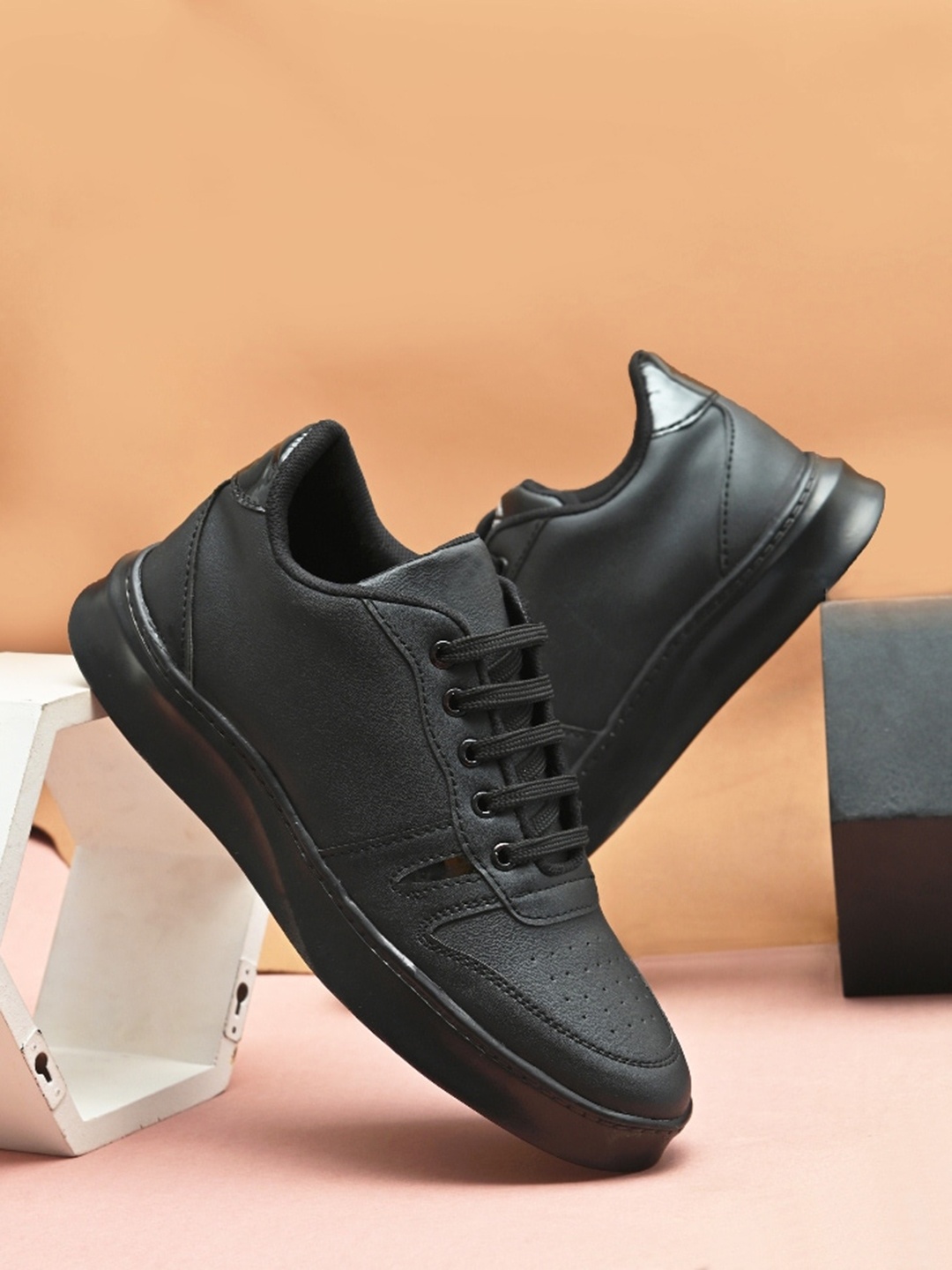 

HERE&NOW Men Perforated Lightweight Sneakers, Black