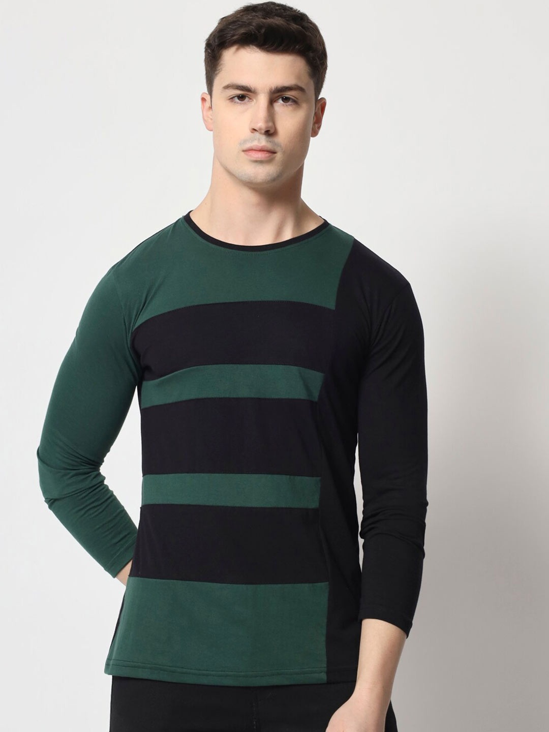 

THE EG STORE Men Colourblocked Slim Fit Cotton T-shirt, Green