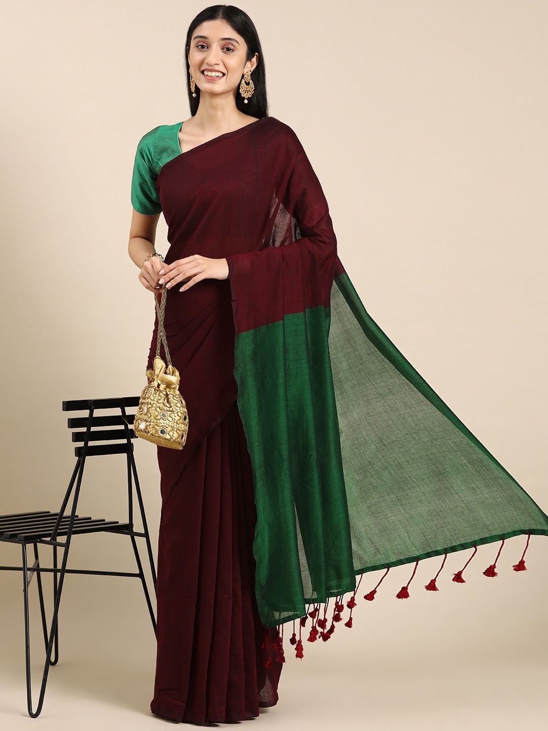 

Mitera Colourblocked Saree, Green