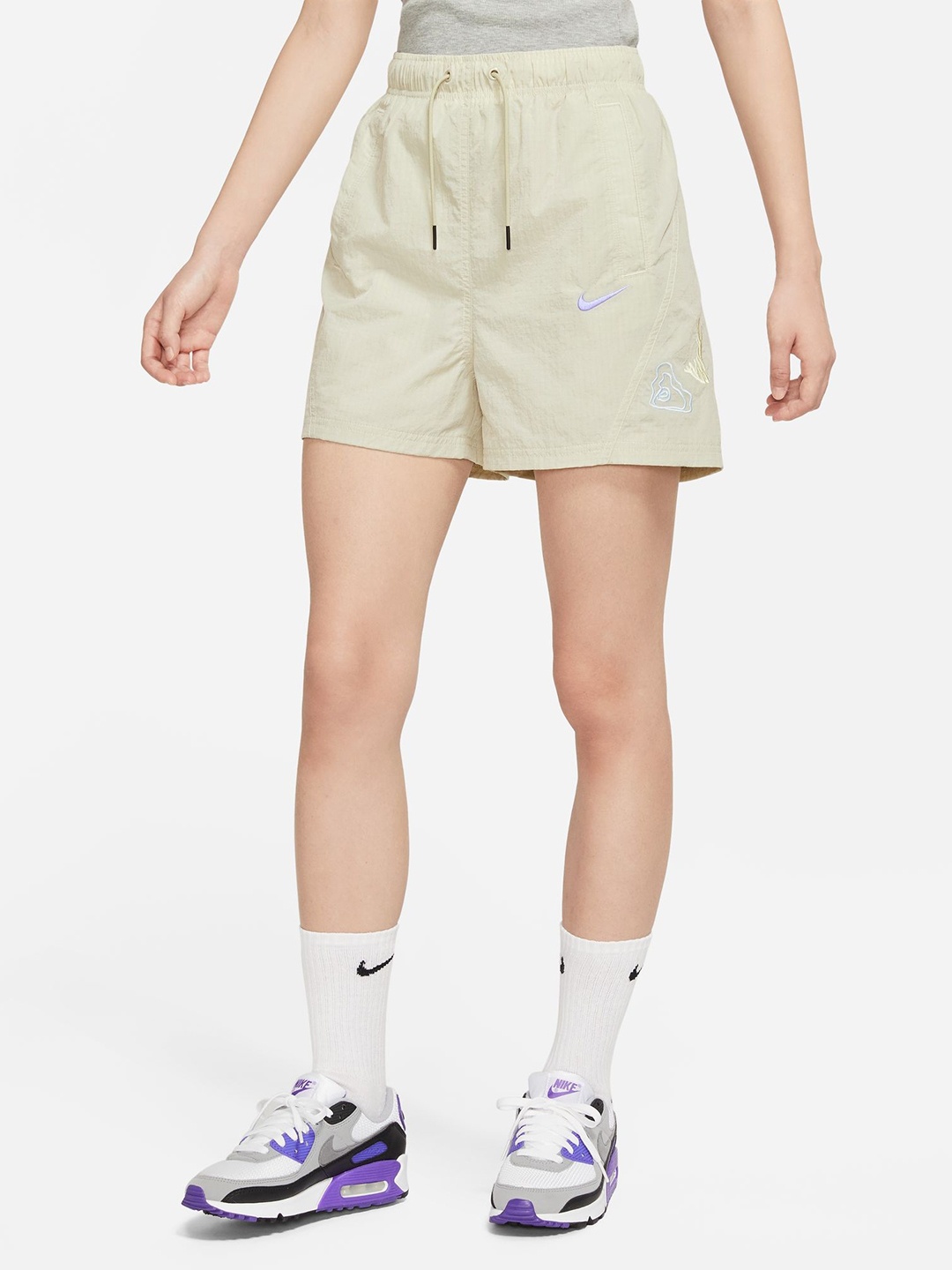 

Nike Women NSW RPL WVN GX HR Checked Sports Shorts, Off white