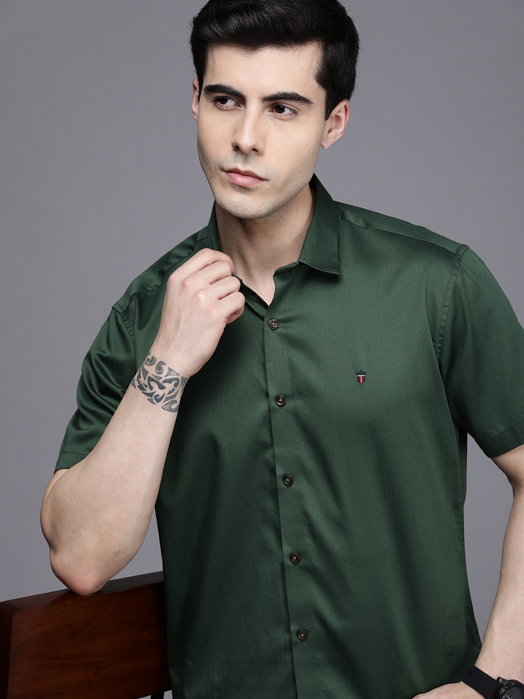 

Louis Philippe Jeans Pure Cotton Slim Fit Casual Shirt, Green