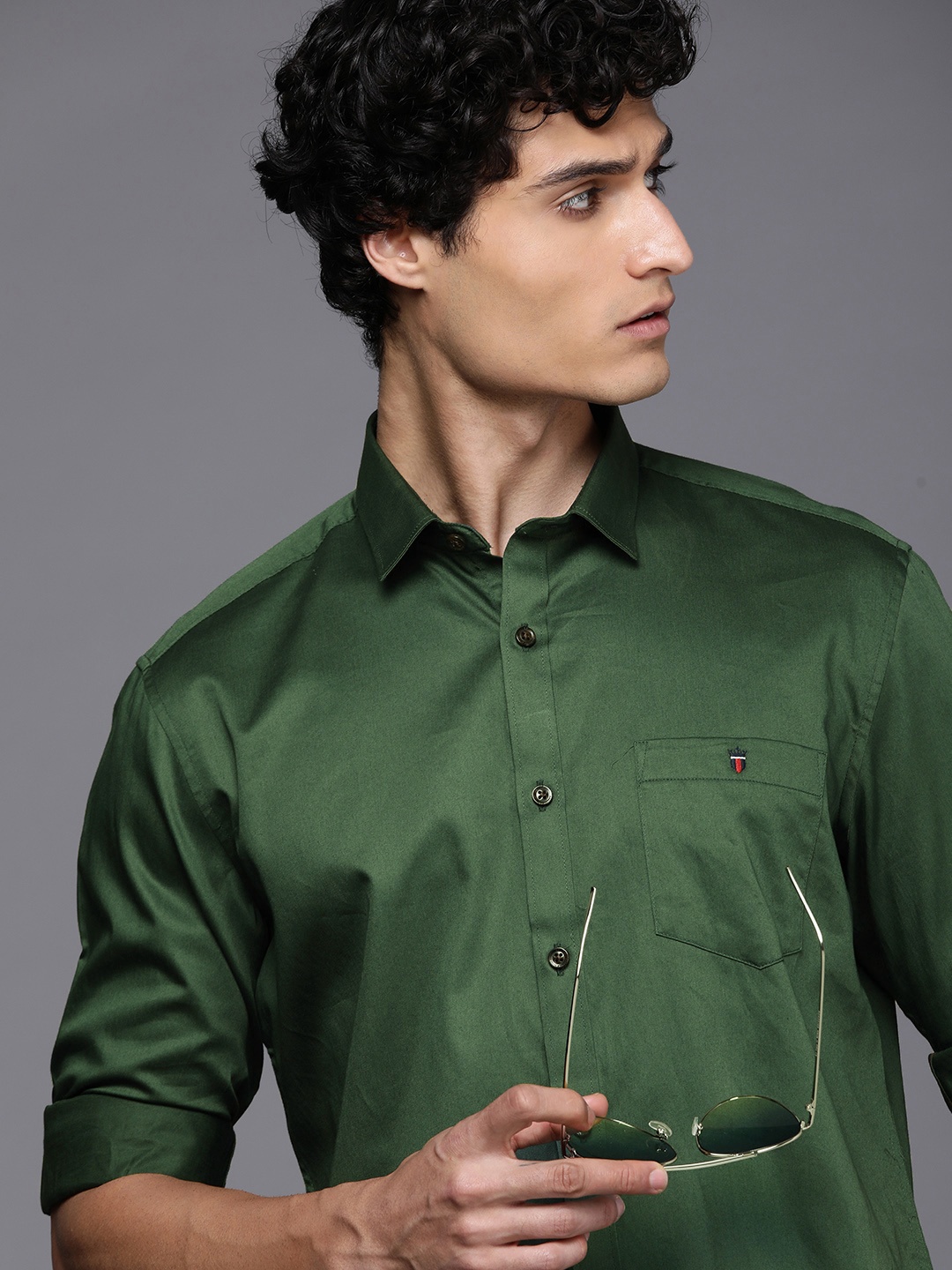 

Louis Philippe Jeans Men Slim Fit Pure Cotton Casual Shirt, Green