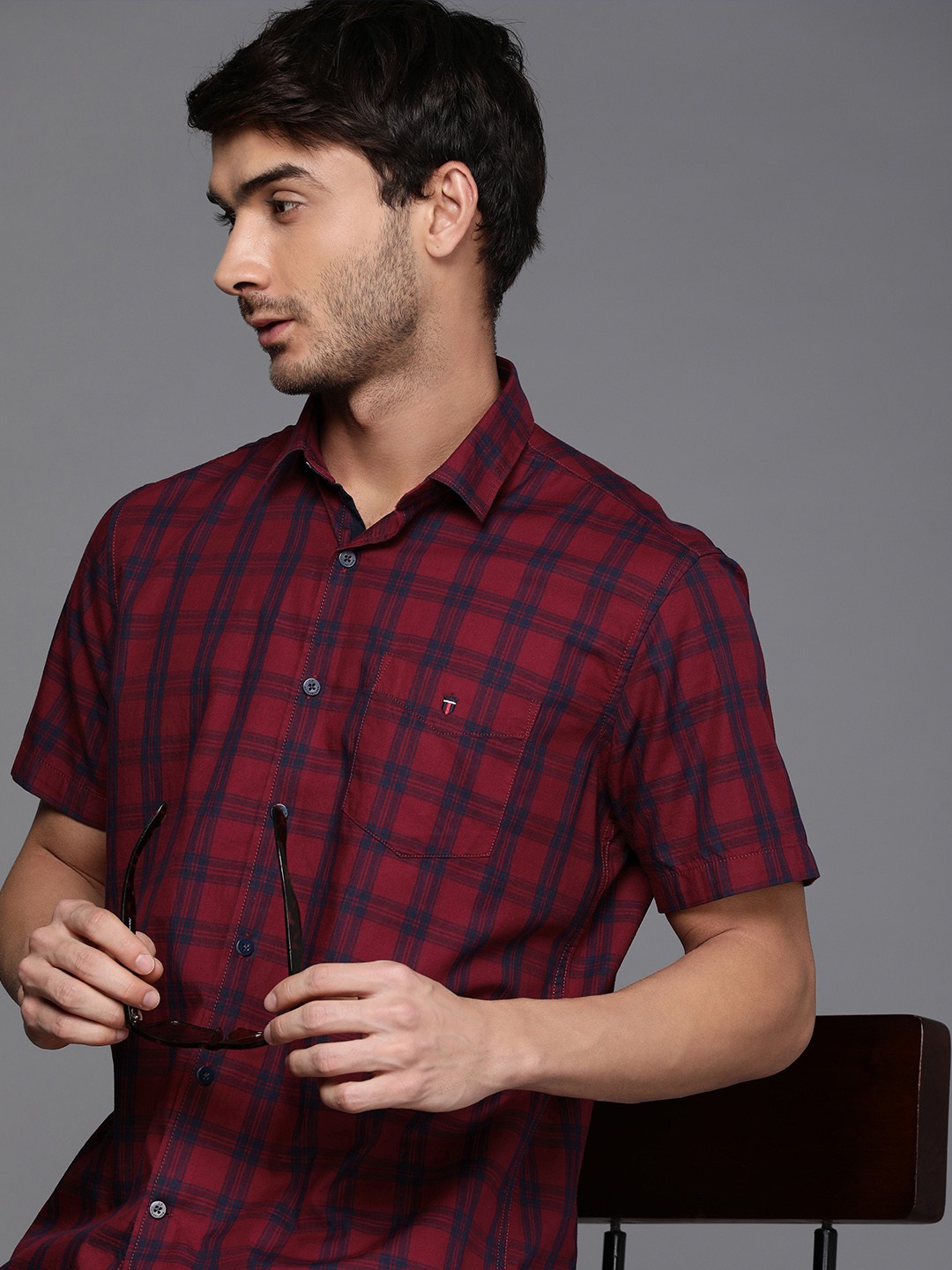 

Louis Philippe Sport Men Slim Fit Checked Pure Cotton Casual Shirt, Maroon