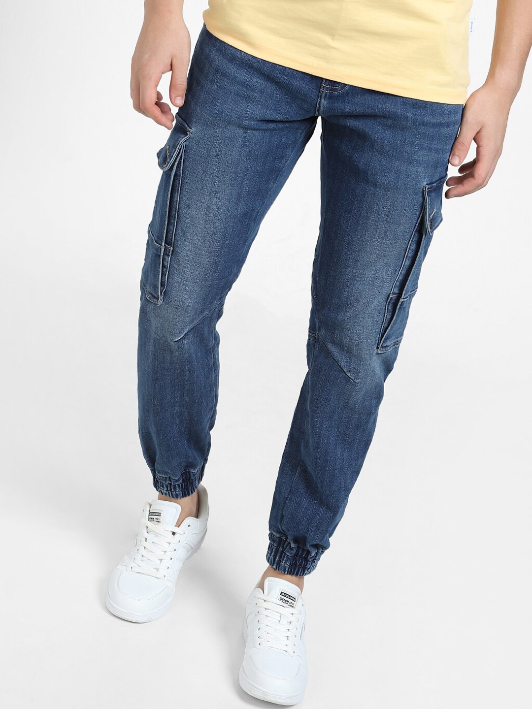 

Jack & Jones Men Light Fade Cotton Jogger Jeans, Blue