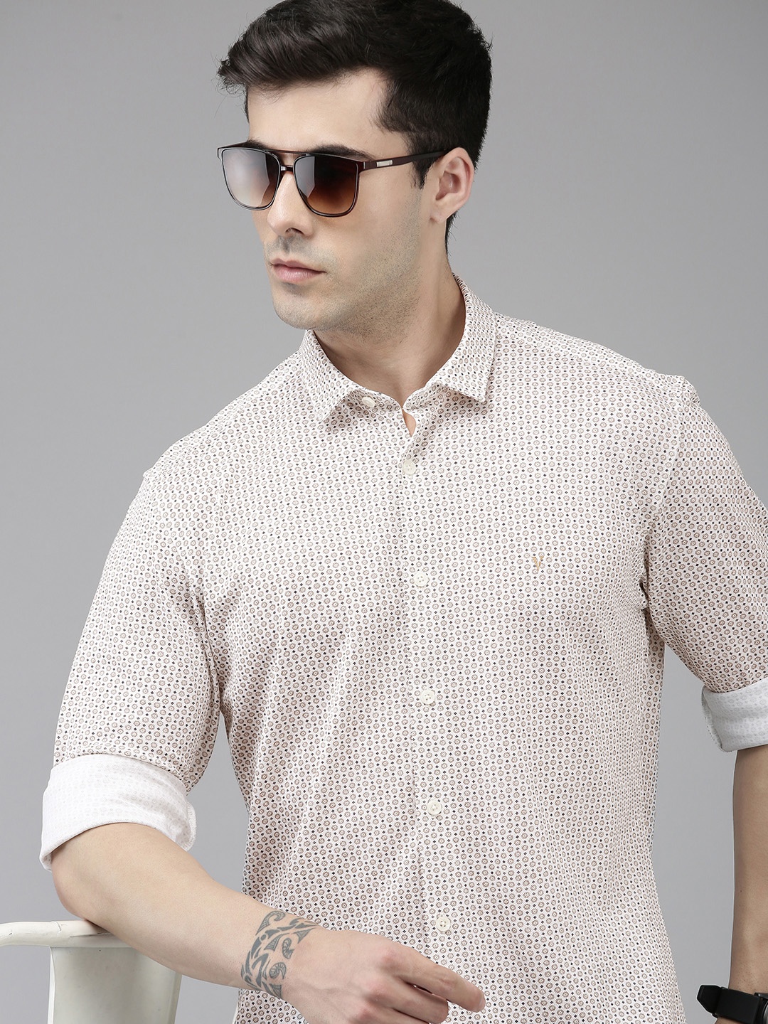 

Van Heusen Sport Pure Cotton Slim Fit Opaque Printed Casual Shirt, Off white