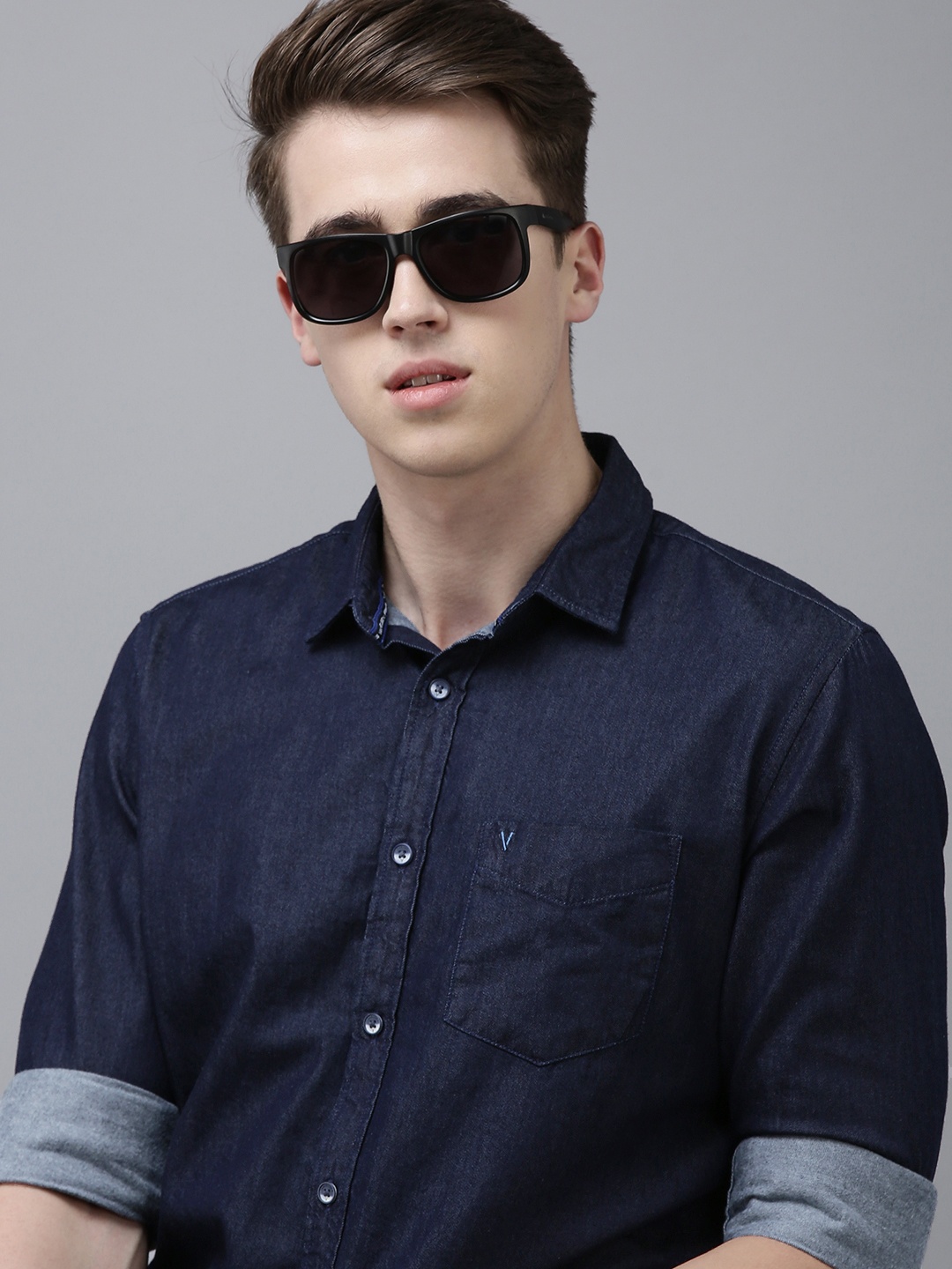 

VAN HEUSEN DENIM LABS Men Pure Cotton Slim Fit Casual Shirt, Navy blue