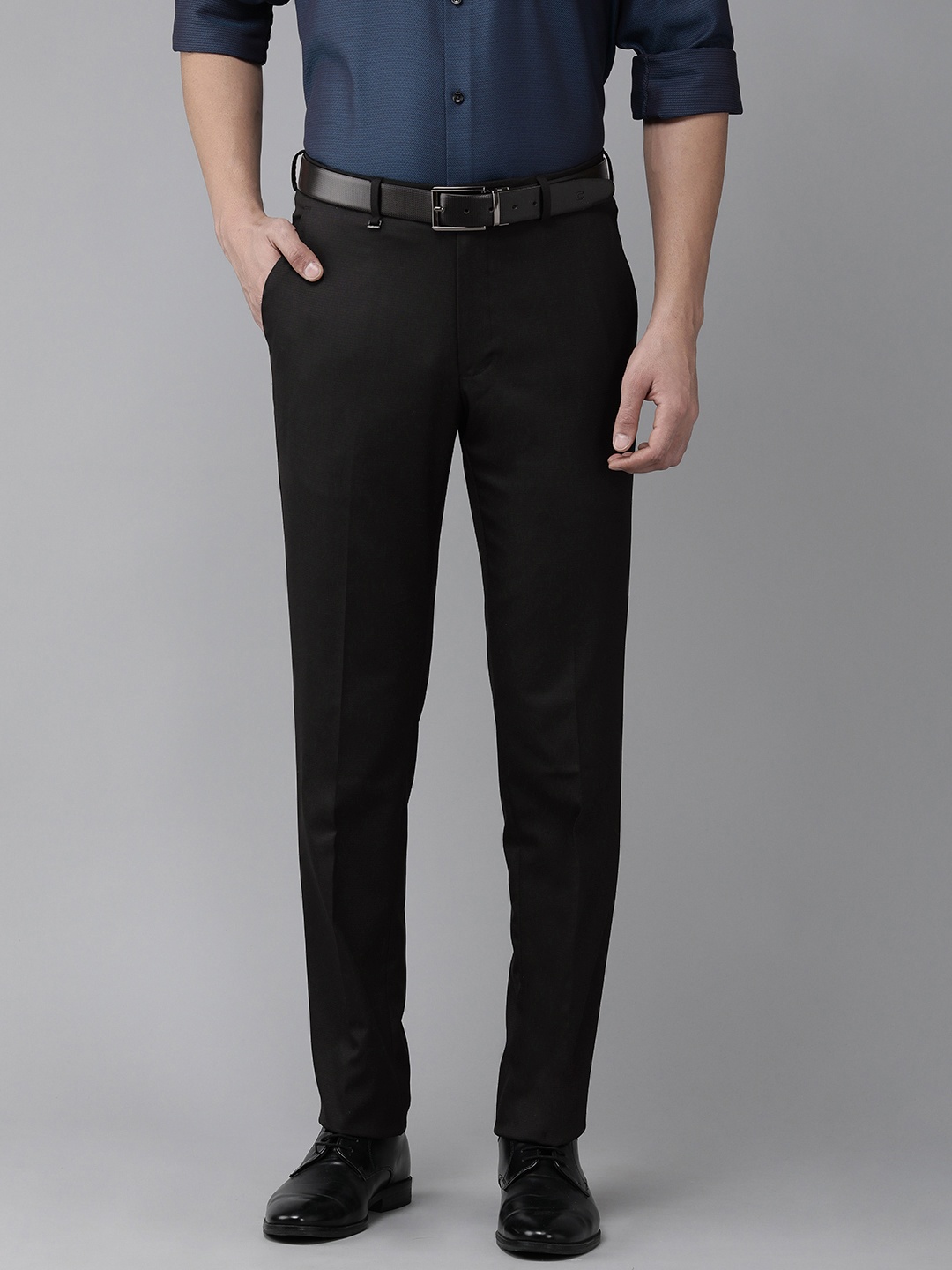 

Van Heusen Men Slim Fit Formal Trousers, Black
