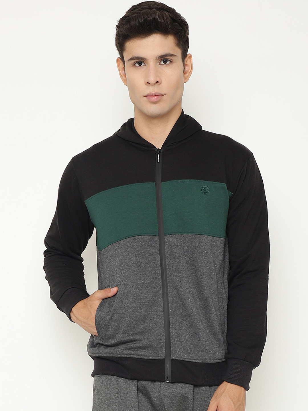

CHKOKKO Men Colourblocked Fleece Sporty Jacket, Black