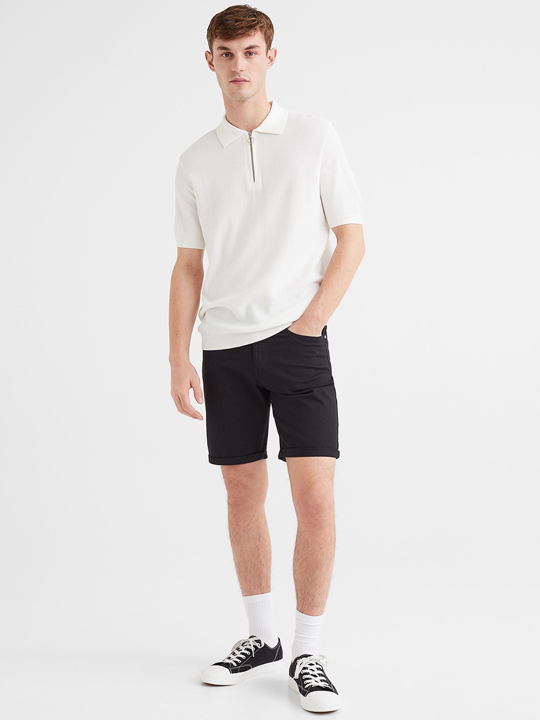 

H&M Men Slim Fit Cotton Twill Shorts, Black