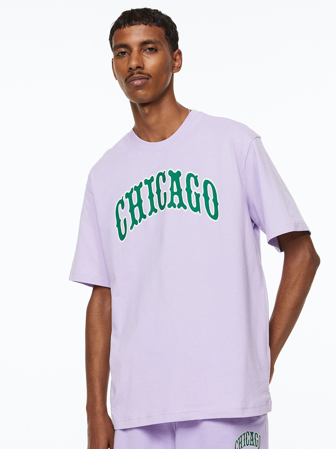

H&M Men Pure Cotton Relaxed Fit Printed T-shirt, Lavender