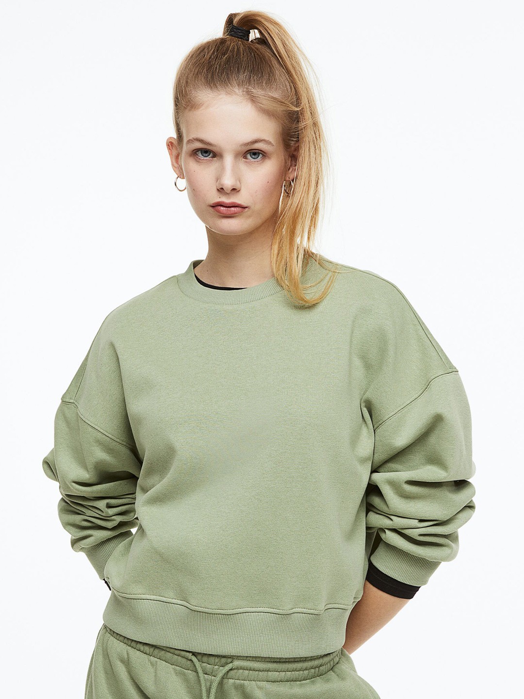 

H&M Women Sweatshirt, Green
