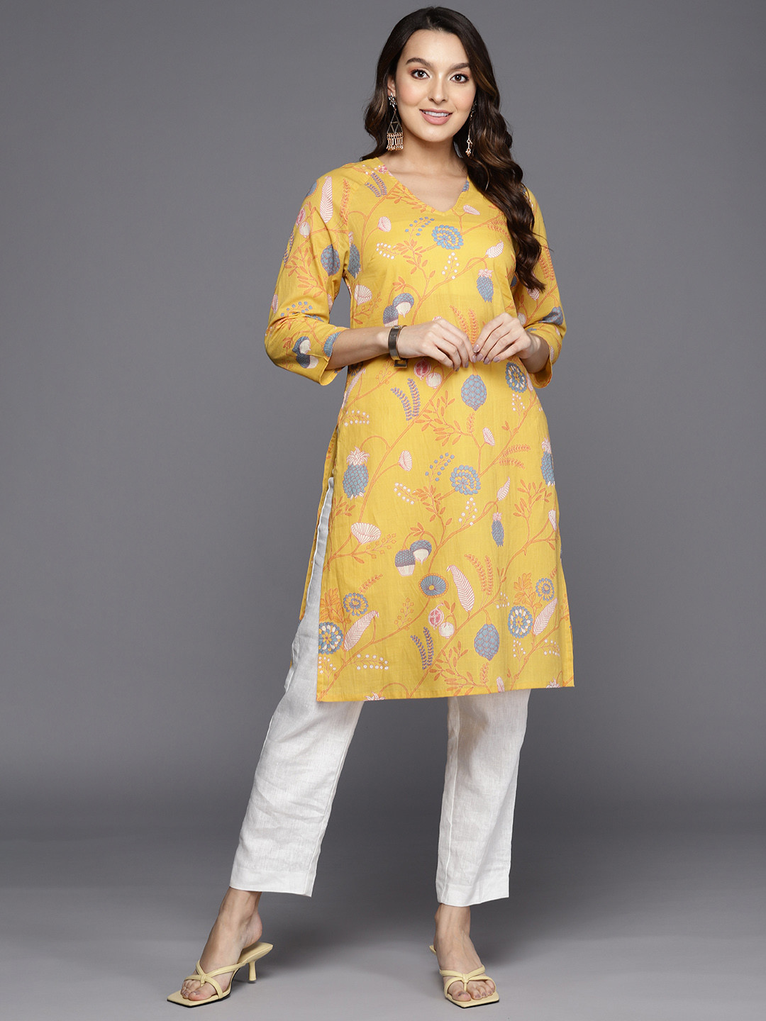 

Fabindia Floral Print V-Neck Straight Pure Cotton Kurta, Yellow